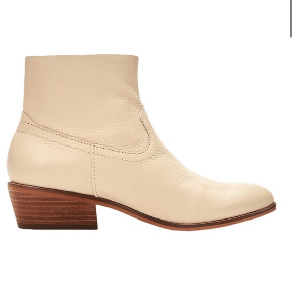 NWT Frye | Boho Western Pointed Toe Zip Boot - Picture 6 of 10